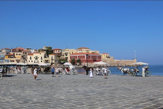Chania old town and around private tour (price per group of 6) - Venizelos Graves and the view over Chania