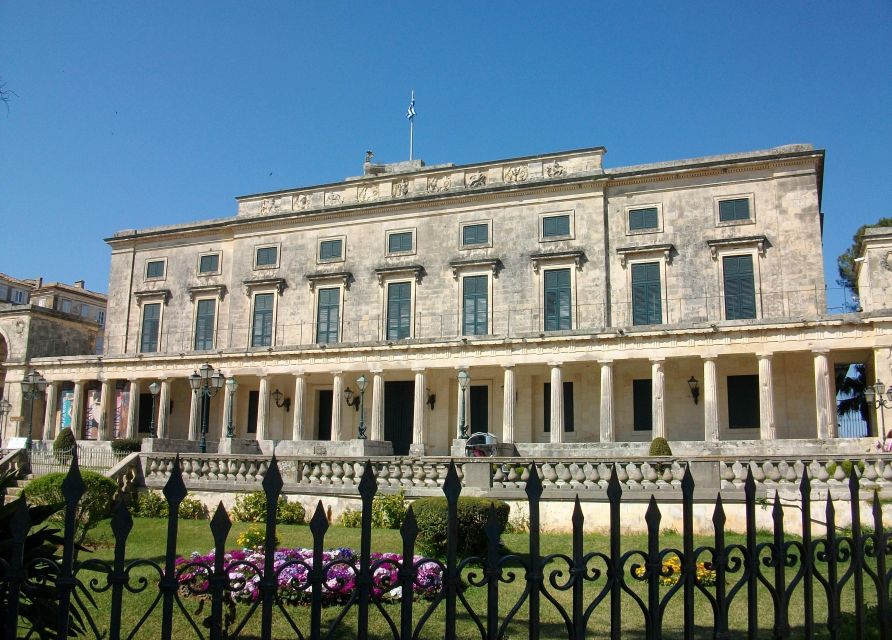 Corfu Town: Guided Walking Tour and Local Food Tastings - The final meal: pastitsada and sofrito