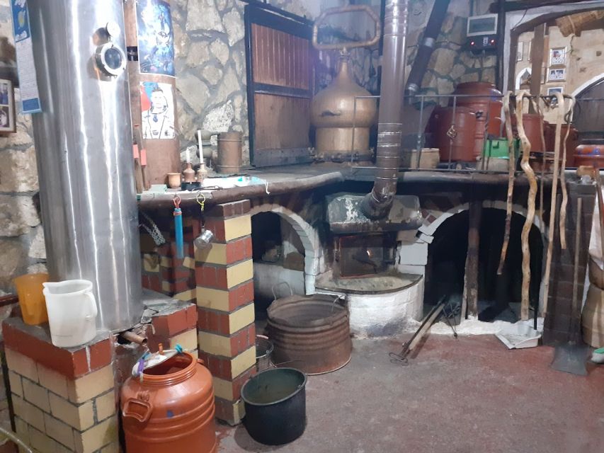 Crete: Full-Day Cretan Wines, Olive Oil, Raki and Food Tour - Why this tour works as a Cretan food day