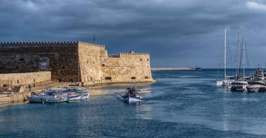 Crete: Heraklion Center, Local Market and Creta Aquarium - The ride to Cretaquarium