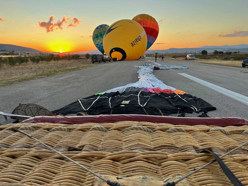 Crete: Hot-Air Balloon Flight with Breakfast and Wine - Breakfast, coffee, and sparkling wine