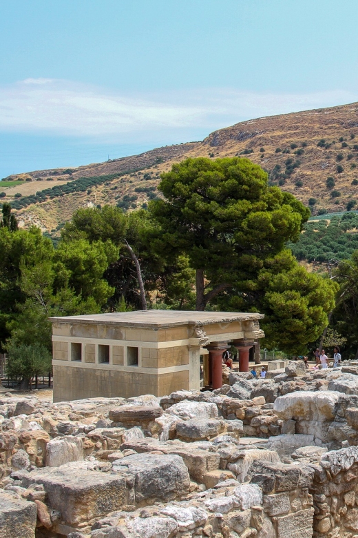 Crete: Knossos Palace & Heraklion Guided Tour - Why Knossos is worth the early start