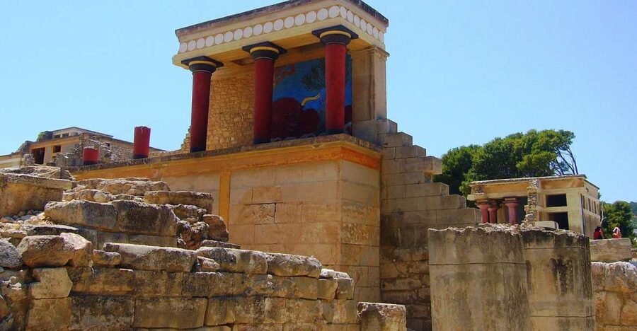 Crete: Knossos Palace & Heraklion Guided Tour - Reading the Throne Room, frescoes, and columns