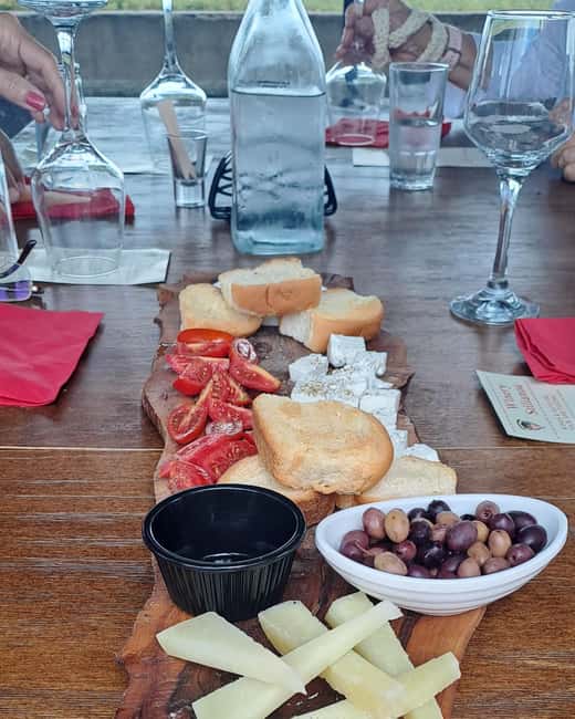 Crete: Knossos Palace, Winery & Olive Oil Tour with Lunch - A village lunch with wine and raki