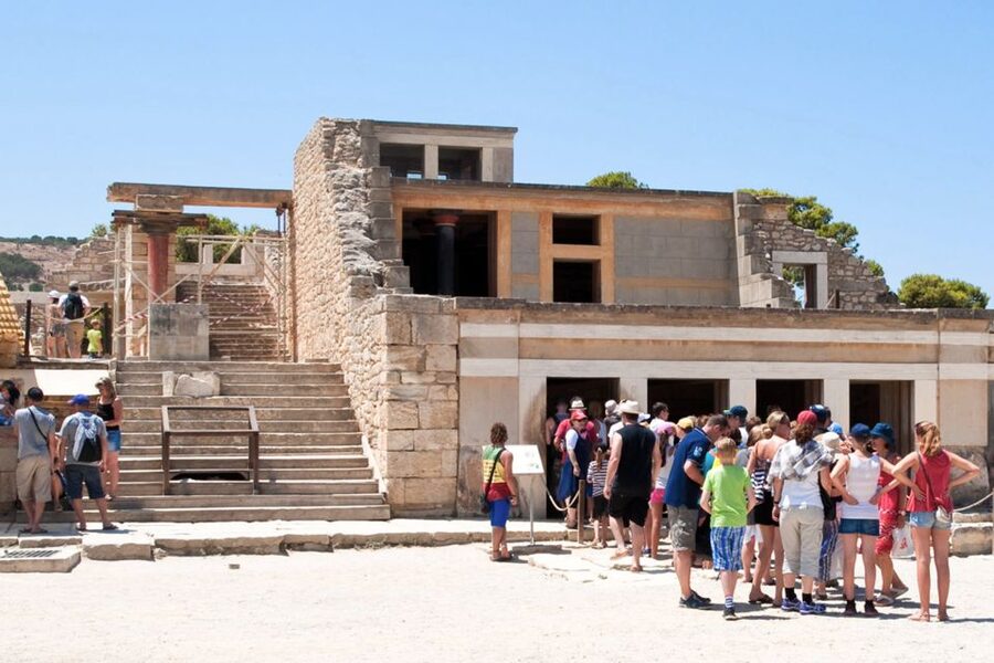 Crete: Palace of Knossos E-Ticket and Audio Guide - The South Entrance Corridor and Mount Juktas
