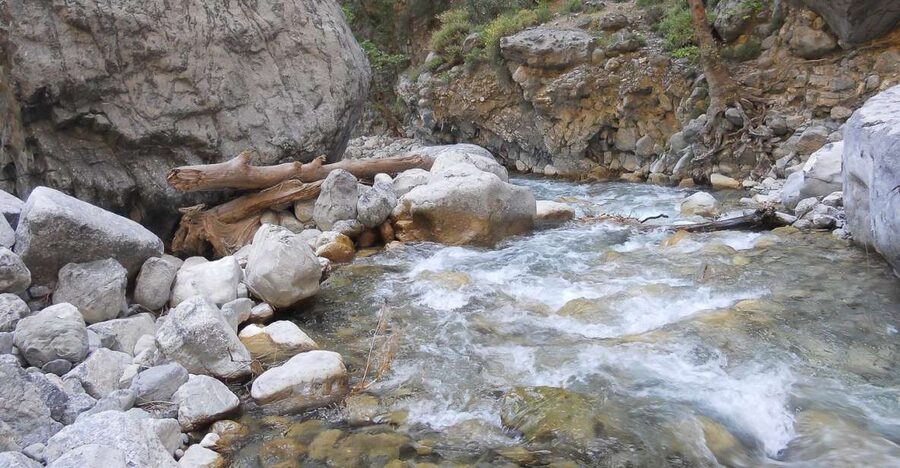 Crete: Samaria Gorge Hiking with transfer and expert Escort - Walking Through the 18-Kilometer Gorge