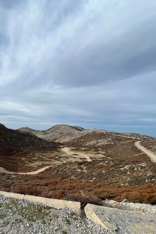 Crete: White Mountains Preserve Day Tour - The 4x4 climb to the mitato