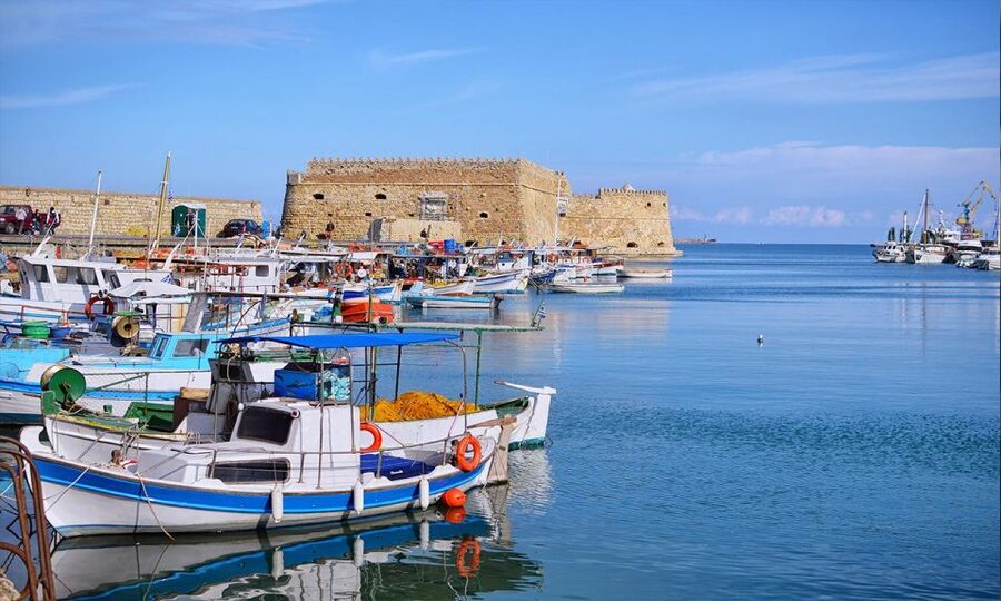 Day Trip To Heraklion City Center & Market & CretAquarium - The guide and bus service