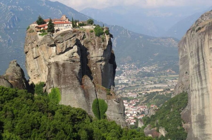 Delphi and Meteora: 2-Day Bus Tour from Athens - Final verdict: a strong way to reach Meteora