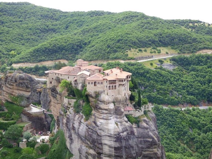 Delphi and Meteora: 2-Day Bus Tour from Athens - Who should book this bus tour?