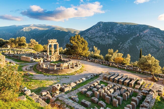 Delphi and Meteora Private Day Trip from Athens including Dinner - Thermopylae and the story of Leonidas
