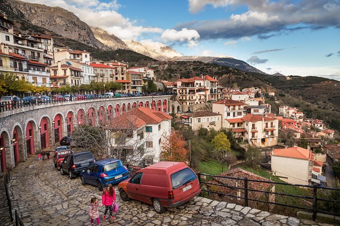 Delphi English Day Trip from Athens with Official Guide - Lunch with mountain views, or your own choice in Delphi