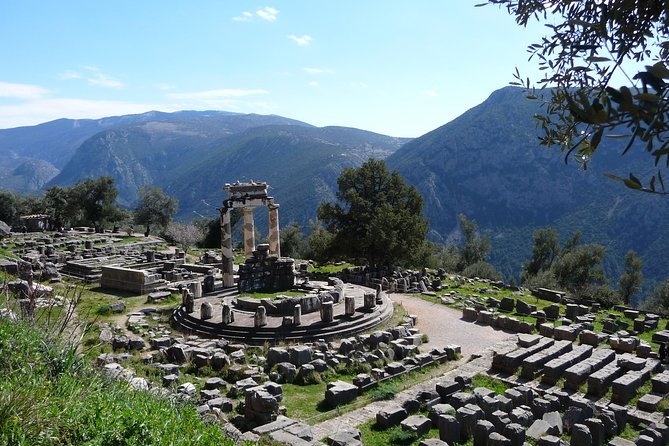 Delphi Full Day Private Tour from Athens - Lunch, photographs, and your return to Athens
