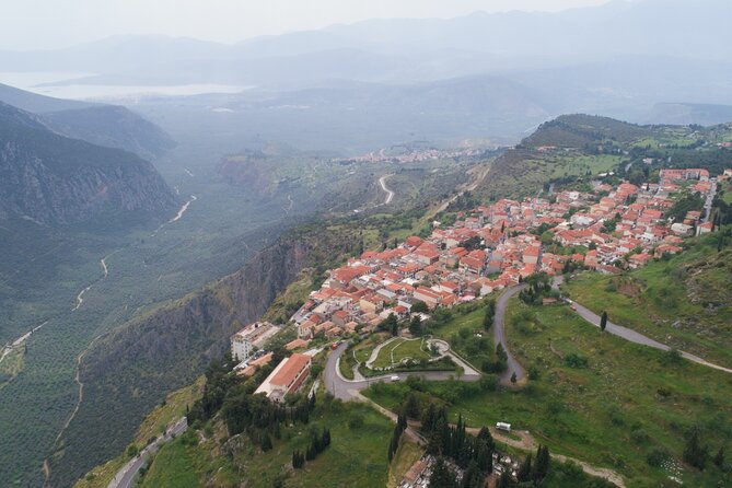 Delphi full day V.R audio guided tour with entry ticket - Lunch and free time in Delphi village