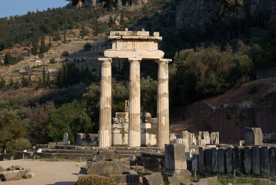 Delphi: Spanish guided one day tour - Key points to know before booking