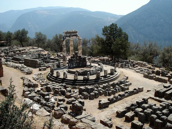 Delphi & Thermopylae Full Day Private Tour from Athens - Lunch above the Gulf of Corinth