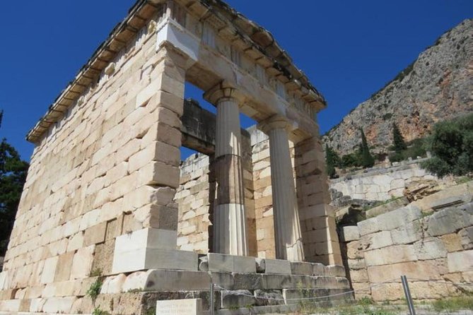 Delphi with Professional English Guide and Transportation - Why Delphi is worth the long ride from Athens