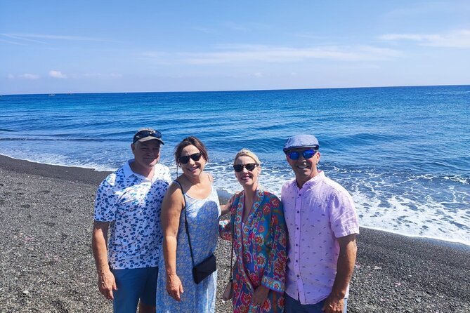 Discover Best Of Santorini with Locals Small Group Half Day Tour - Oia: blue domes, caldera paths, and busy shopping lanes
