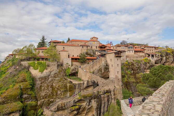 Discover Meteora's Monastic Heritage: Personalized Private Tour - Who should book this Meteora tour