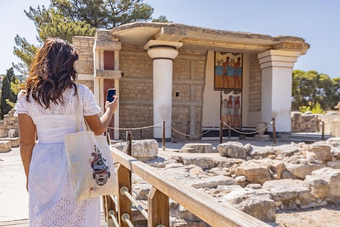 E-Ticket & Audio Tour for Knossos Palace: Unlock Minoan Majesty - Timing, weather, and the physical effort