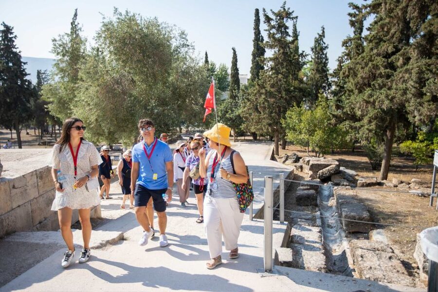 Early Morning Acropolis & Old Athens Guided Walking Tour - How the guides shape the experience