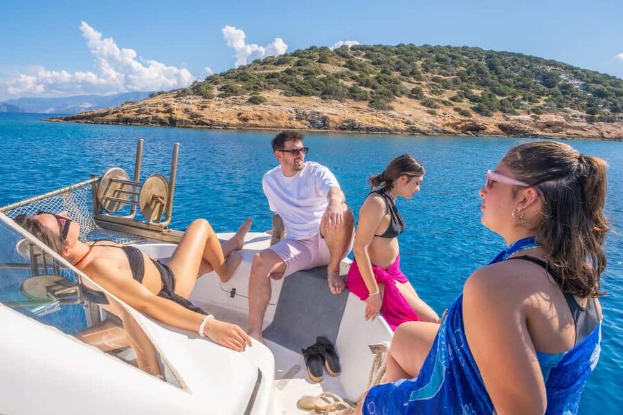 Fishing Trips Agios Nikolaos - Fishing from the boat in Mirabello Bay