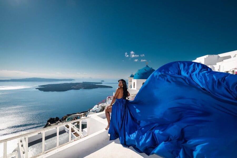 Flying dress Photoshoot in Santorini with Hotel Pickup - Key points to know before you book