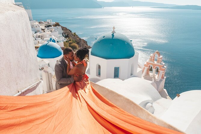 Flying Dress Santorini Photoshoot - The one-hour route through Oia