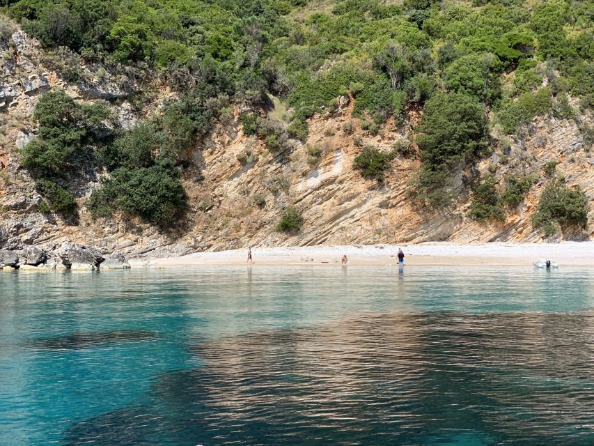 From Agia Efimia: Day Cruise to Ithaki Island with Lunch - Food, equipment, and comfort aboard
