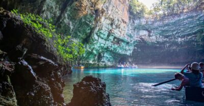 From Argostoli: Melissani Lake & Drogarati Caves Tour