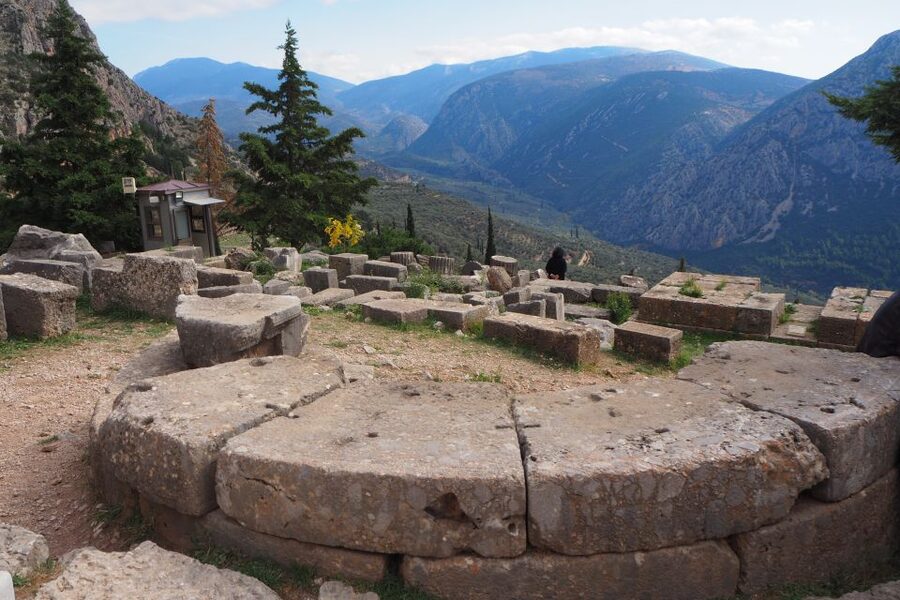 From Athens: Day Tour to Delphi - Lunch in modern Delphi