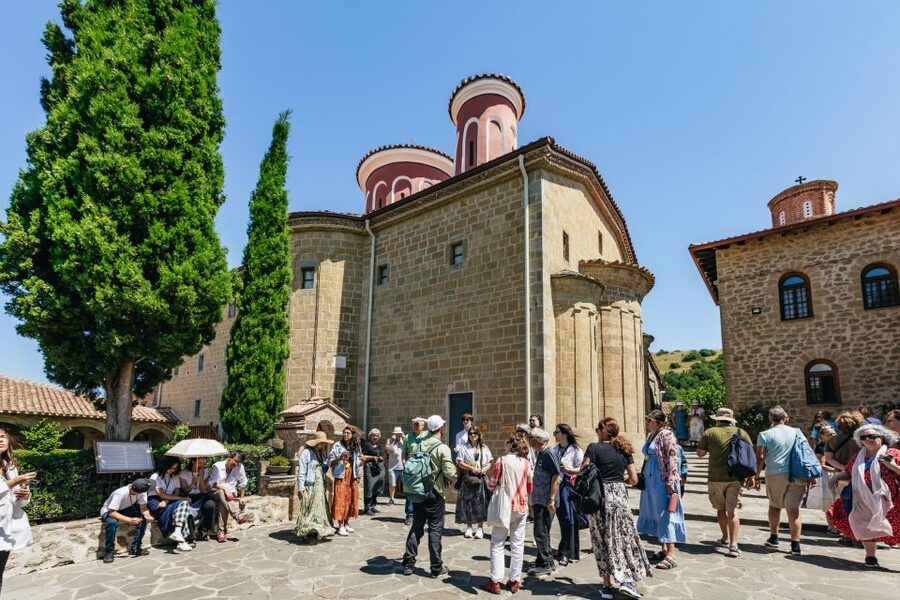 From Athens: Delphi and Meteora 2-Day Guided Tour - Guides, group size, and practical comfort