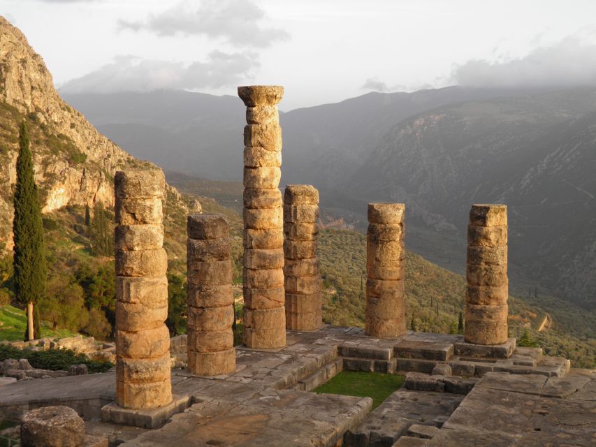 From Athens: Delphi and Meteora 2-Day Tour with Hotel - Why Delphi and Meteora work so well together