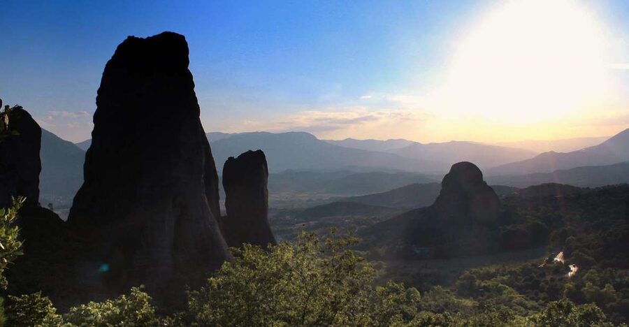 From Athens: Delphi and Meteora 2-Day Tour with Hotel - Leaving Athens for the mountains