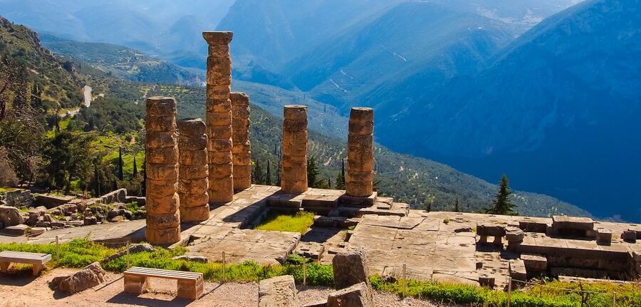 From Athens: Delphi Full Day V.R. Audio Guided Tour - Transport, group size, and comfort
