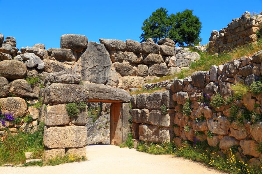 From Athens: Explore Ancient Greece 4-Day Tour - Guides, coaches, and the daily pace