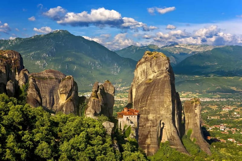 From Athens: Meteora Monasteries and Hermit Caves Tour - Lunch with a Meteora view in Kastraki