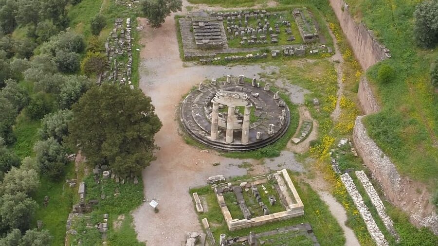 From Athens: Private Delphi and Thermopylae Guided Day Trip - Who should book this experience