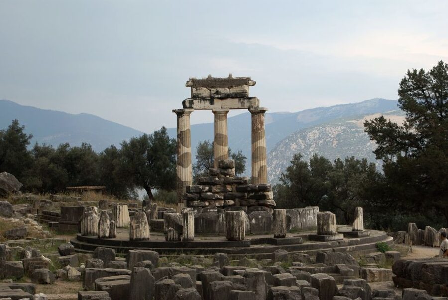 From Athens: Private Delphi and Thermopylae Guided Day Trip - Thermopylae and the Gates of Fire