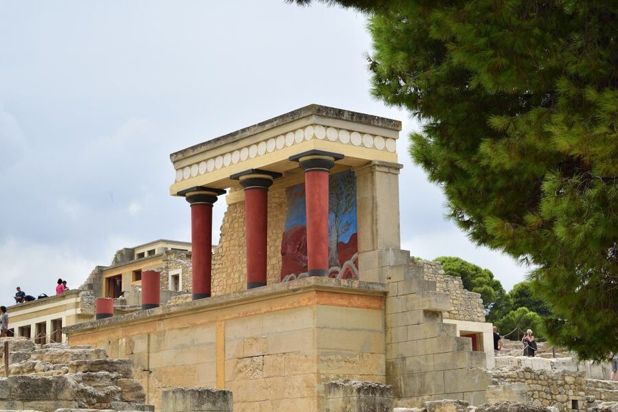 From Chania: Knossos Palace and Heraklion Full-Day Tour - Heraklion Archaeological Museum: the best optional stop