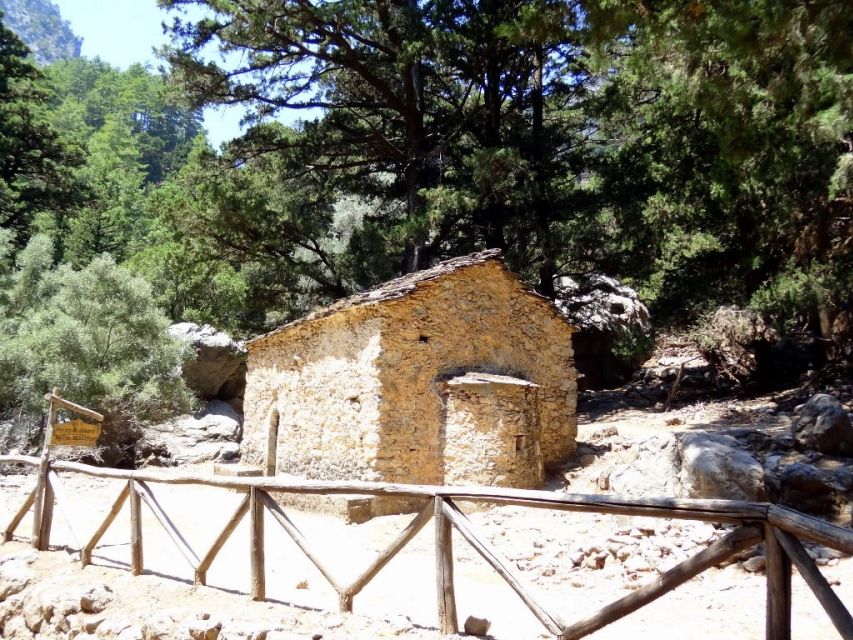From Chania/Rethymno: Samariá Gorge Guided Hike with Pickup - What the €37 price really covers
