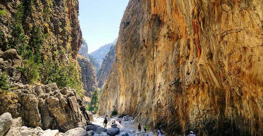 From Chania/Rethymno: Samariá Gorge Guided Hike with Pickup - Breakfast at Omalos before the trail