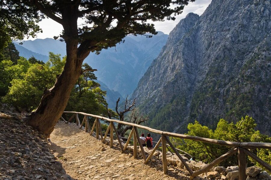 From Chania/Rethymno: Samariá Gorge Guided Hike with Pickup - Down the wooden staircase and into the gorge