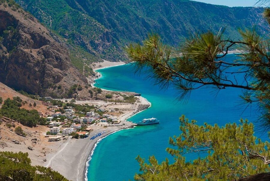 From Chania: Samaria Gorge with Professional Hiking Guide - The early coach ride from Chania to Omalos