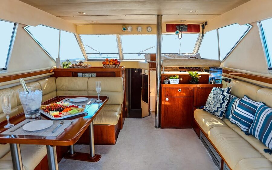 From Corfu: Luxury Yacht Cruise to Paxos and Antipaxos - Two hours to eat and wander in Gaios