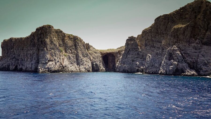 From Heraklion: Elounda, Kolokitha, and Spinalonga Boat Trip - What you eat and drink on the boat