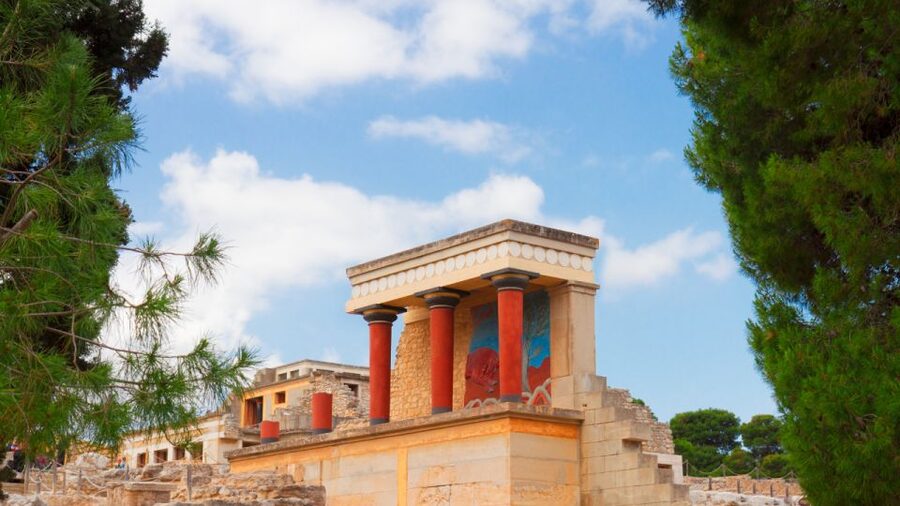 From Heraklion: Historical Center City Tour & Knossos Palace - Choosing the Archaeological Museum