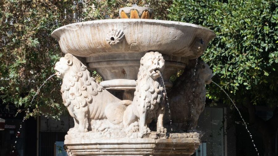 From Heraklion: Historical Center City Tour & Knossos Palace - Who will enjoy this tour most