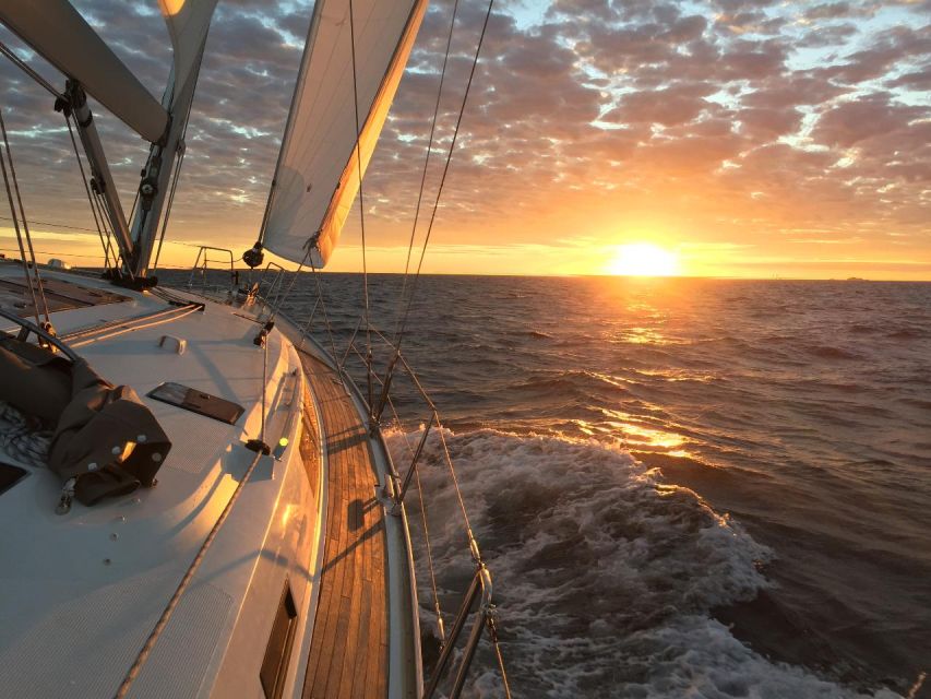 From Heraklion: Sunset Cruise to Dia Island - What you eat and drink on board