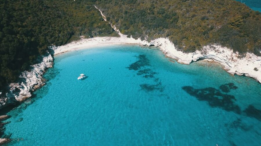 From Lefkimmi: Corfu, Kavos Party Booze Cruise - Leaving Lefkimmi with the music already on